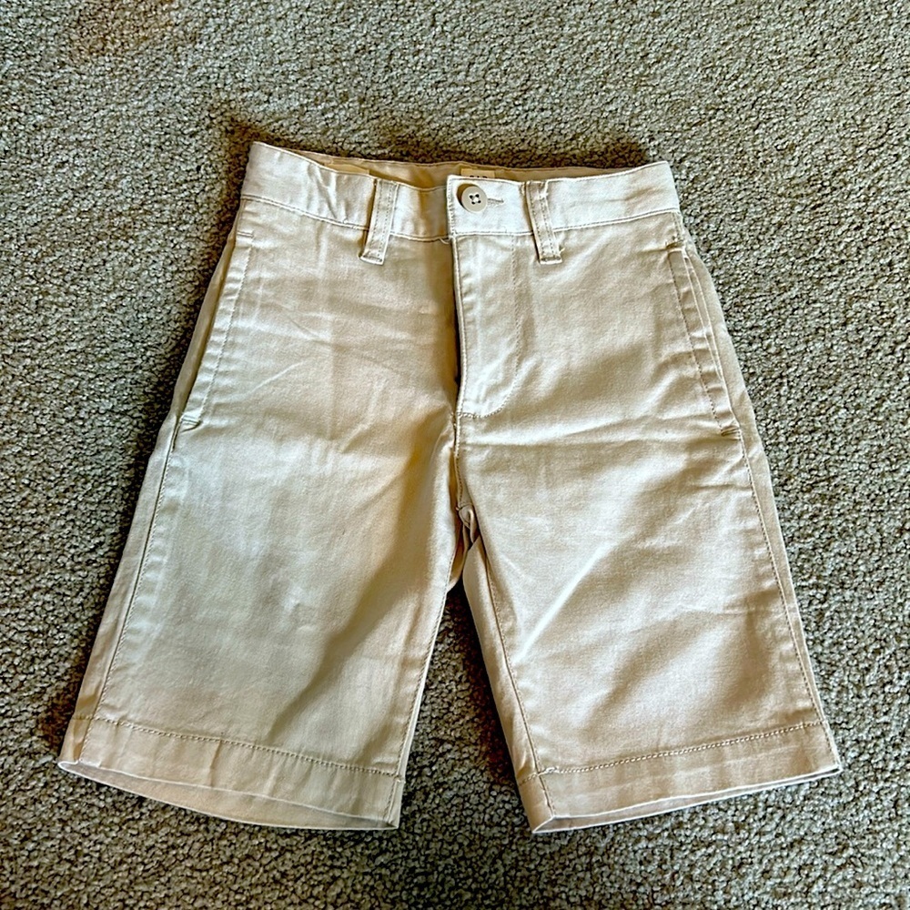 NWOT Gap boys flat front shorts size 7 beige